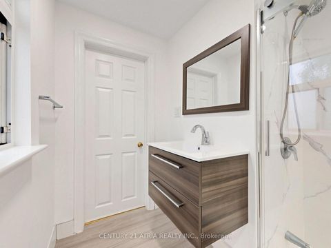 Photo 32 at 21 Mahoney Avenue, Mount Dennis, Toronto