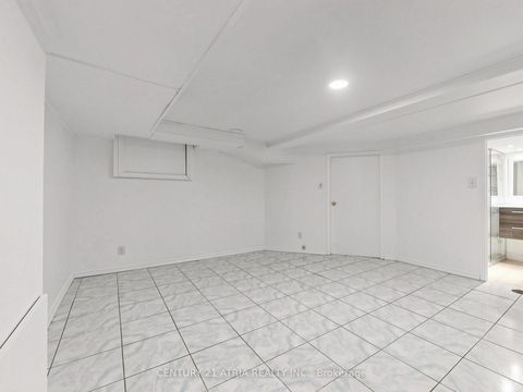 Photo 33 at 21 Mahoney Avenue, Mount Dennis, Toronto