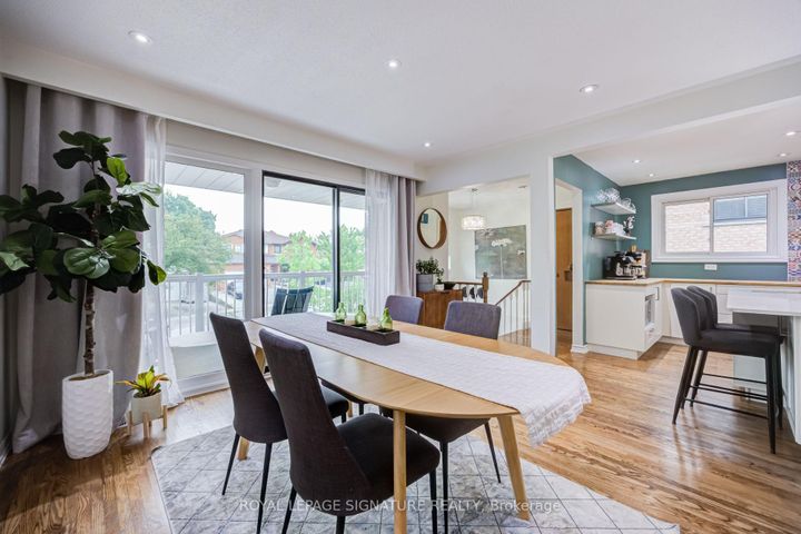 Photo 6 at 199 Chalfield Lane, Rathwood, Mississauga