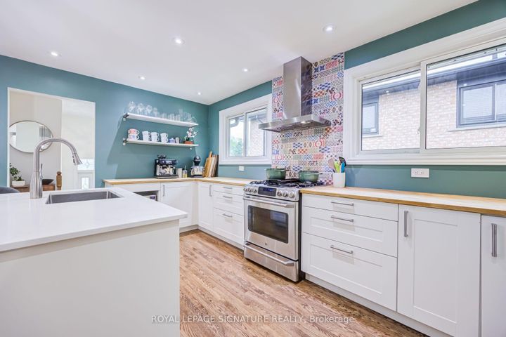 Photo 10 at 199 Chalfield Lane, Rathwood, Mississauga