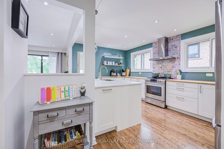 Photo 14 at 199 Chalfield Lane, Rathwood, Mississauga