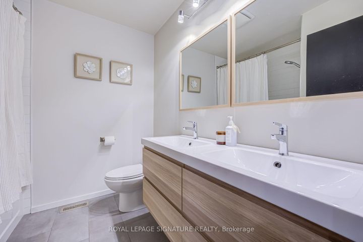 Photo 17 at 199 Chalfield Lane, Rathwood, Mississauga