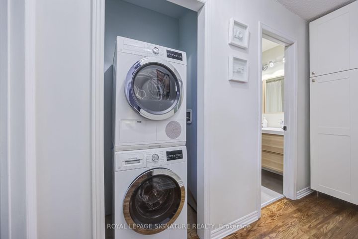 Photo 22 at 199 Chalfield Lane, Rathwood, Mississauga