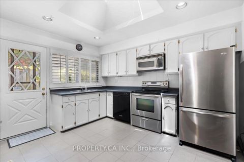Photo 13 at 48 Kennard Avenue, Bathurst Manor, Toronto