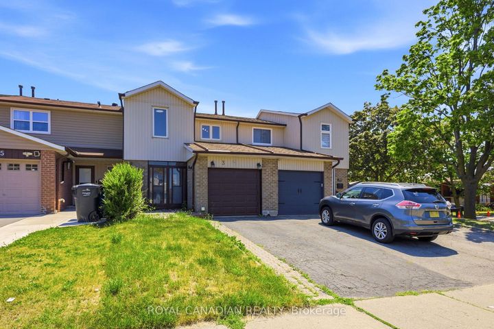Photo 2 at 3 Gilmore Drive, Madoc, Brampton