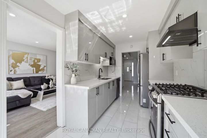 Photo 14 at 3 Gilmore Drive, Madoc, Brampton