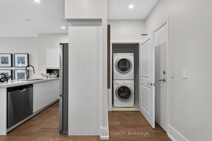 Photo 13 at 1514 - 2885 Bayview Avenue, Bayview Village, Toronto