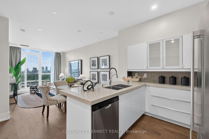 Photo 14 at 1514 - 2885 Bayview Avenue, Bayview Village, Toronto