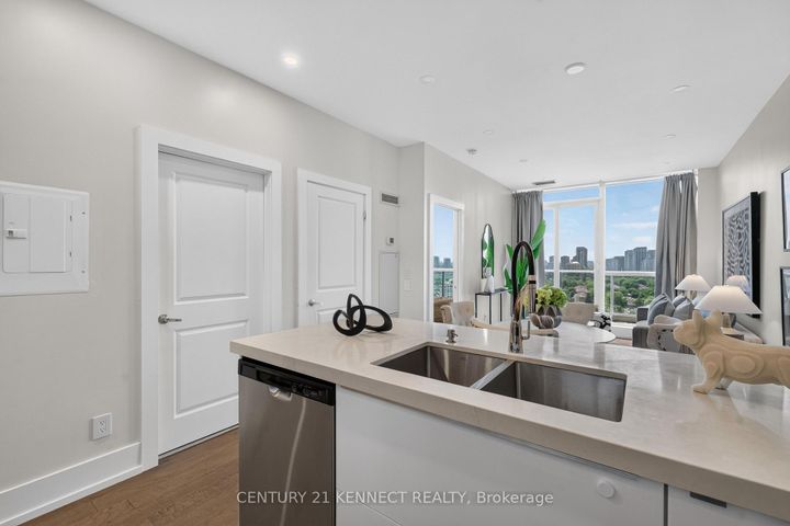 Photo 18 at 1514 - 2885 Bayview Avenue, Bayview Village, Toronto