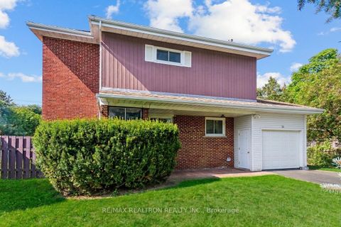 Photo 3 at 31 Griffen Drive, Malvern, Toronto