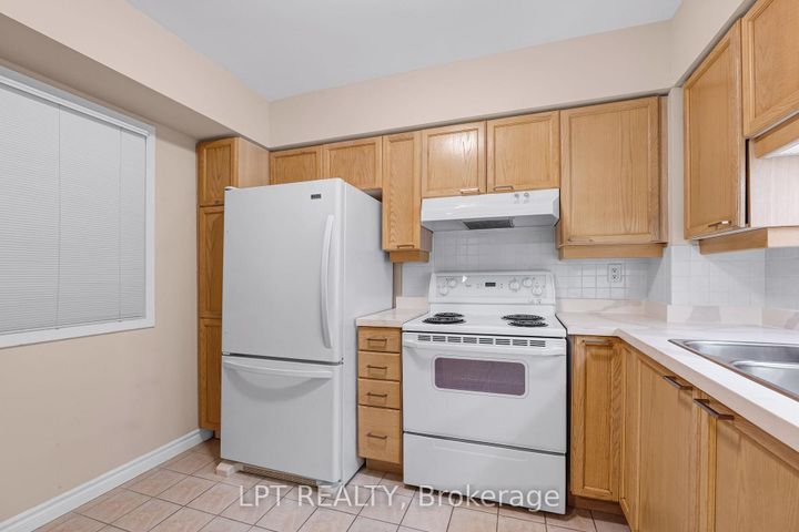 Photo 4 at 216 - 115 Bonis Avenue, Sullivan, Toronto