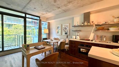 Photo 4 at 201 - 560 King Street W, Waterfront Communities C1, Toronto