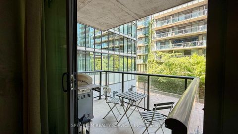 Photo 8 at 201 - 560 King Street W, Waterfront Communities C1, Toronto