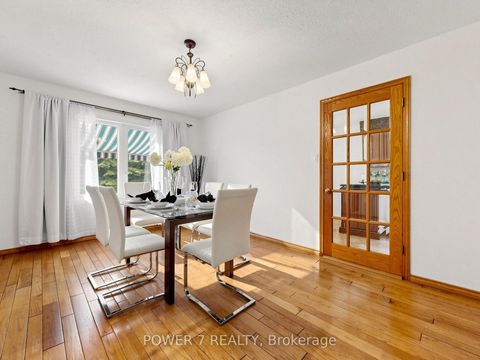 Photo 6 at 71 Canterbury Court, Harding, Richmond Hill