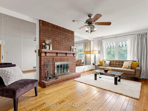 Photo 8 at 71 Canterbury Court, Harding, Richmond Hill