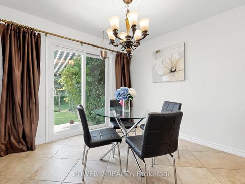 Photo 13 at 71 Canterbury Court, Harding, Richmond Hill