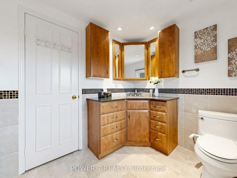 Photo 32 at 71 Canterbury Court, Harding, Richmond Hill