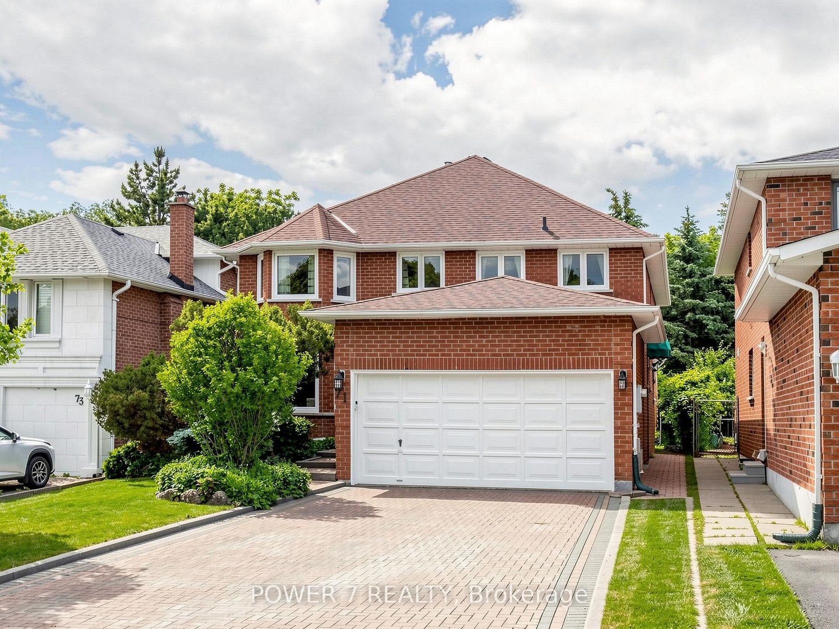 71 Canterbury Court, Harding, Richmond Hill photo number 2