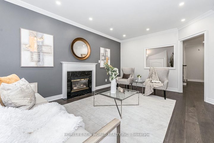Photo 7 at 11 Fortune Crescent, Rouge Woods, Richmond Hill