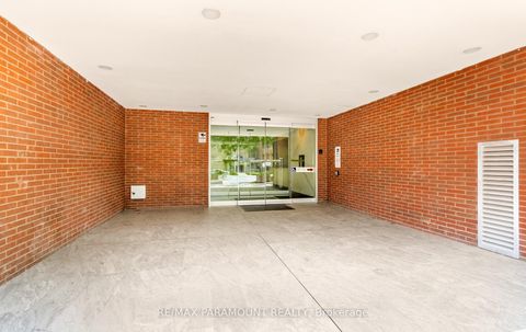 Photo 4 at 303 - 1881 Jane Street, Rustic, Toronto