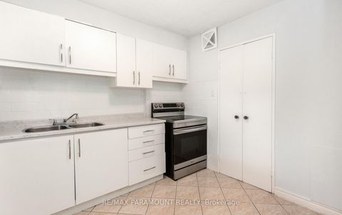 Photo 15 at 303 - 1881 Jane Street, Rustic, Toronto