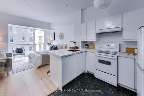 Photo 6 at 602 - 7 King Street E, Yonge Corridor, Toronto