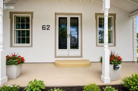 Photo 4 at 62 Centre Street W, Mill Pond, Richmond Hill