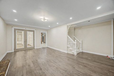 Photo 8 at 62 Centre Street W, Mill Pond, Richmond Hill