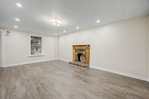 Photo 9 at 62 Centre Street W, Mill Pond, Richmond Hill