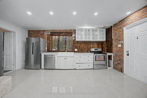 Photo 11 at 62 Centre Street W, Mill Pond, Richmond Hill