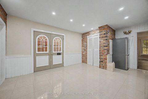 Photo 12 at 62 Centre Street W, Mill Pond, Richmond Hill