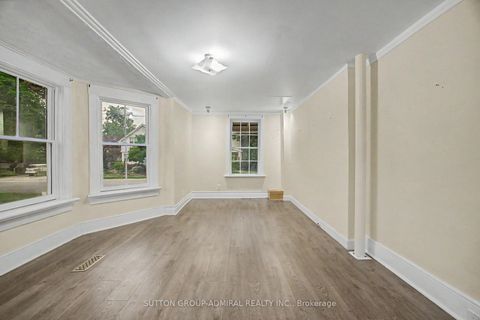 Photo 16 at 62 Centre Street W, Mill Pond, Richmond Hill