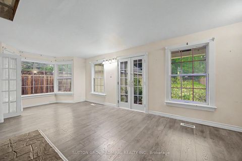 Photo 19 at 62 Centre Street W, Mill Pond, Richmond Hill
