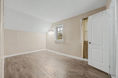 Photo 33 at 62 Centre Street W, Mill Pond, Richmond Hill