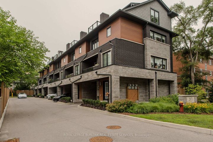 Photo 1 at 3 - 2071 Ghent Avenue, Brant, Burlington