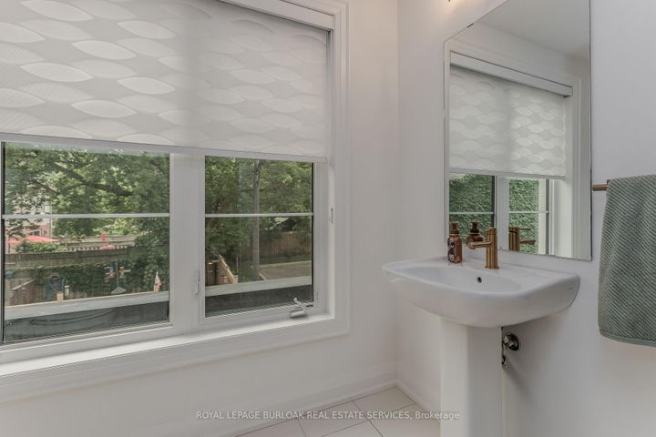 Photo 25 at 3 - 2071 Ghent Avenue, Brant, Burlington