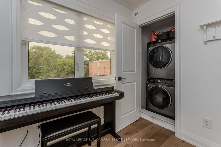 Photo 35 at 3 - 2071 Ghent Avenue, Brant, Burlington