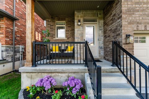 Photo 2 at 15 Lowry Court, Edgehill Drive, Barrie