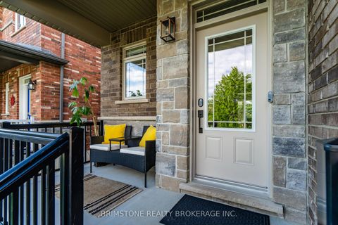 Photo 3 at 15 Lowry Court, Edgehill Drive, Barrie