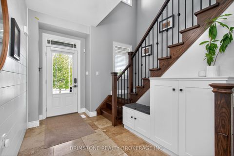 Photo 4 at 15 Lowry Court, Edgehill Drive, Barrie
