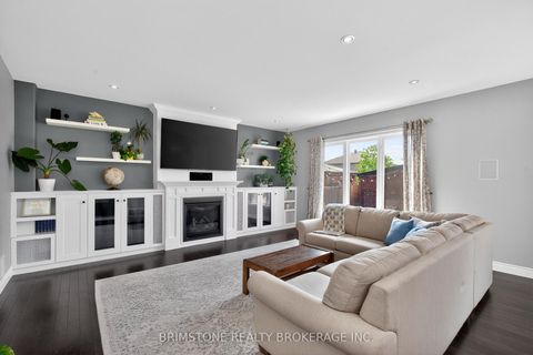Photo 7 at 15 Lowry Court, Edgehill Drive, Barrie