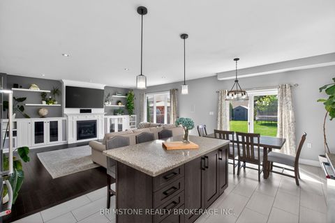 Photo 10 at 15 Lowry Court, Edgehill Drive, Barrie