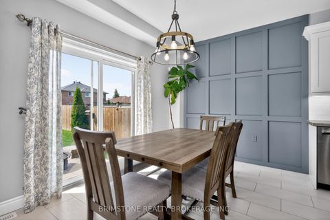 Photo 13 at 15 Lowry Court, Edgehill Drive, Barrie