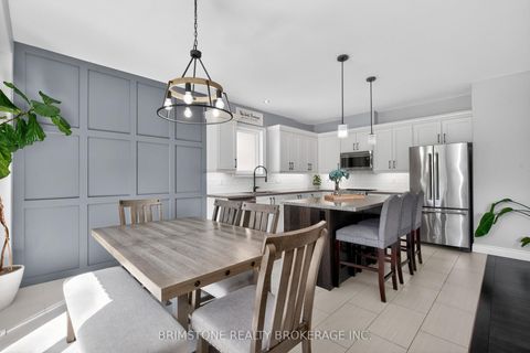 Photo 14 at 15 Lowry Court, Edgehill Drive, Barrie