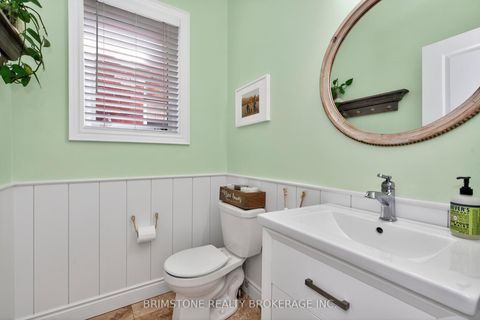 Photo 16 at 15 Lowry Court, Edgehill Drive, Barrie