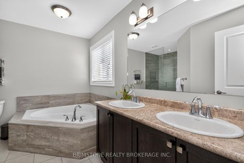 Photo 19 at 15 Lowry Court, Edgehill Drive, Barrie