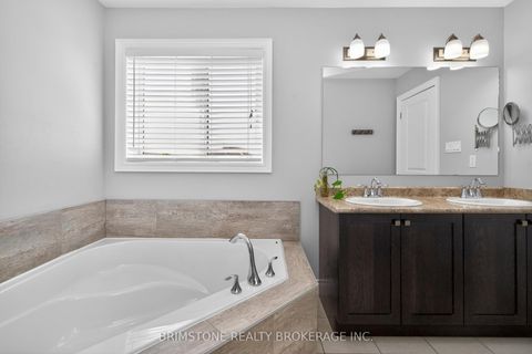 Photo 21 at 15 Lowry Court, Edgehill Drive, Barrie