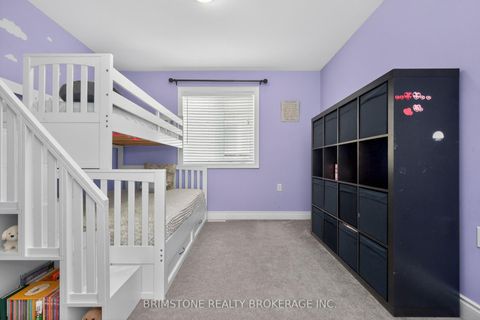 Photo 25 at 15 Lowry Court, Edgehill Drive, Barrie