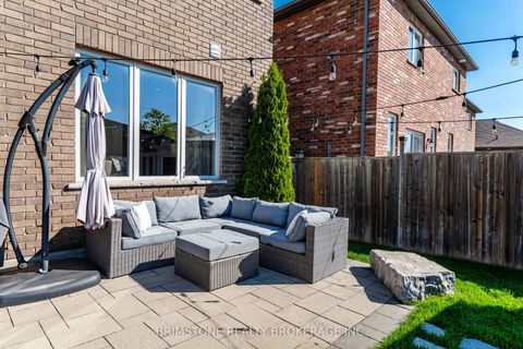 Photo 32 at 15 Lowry Court, Edgehill Drive, Barrie