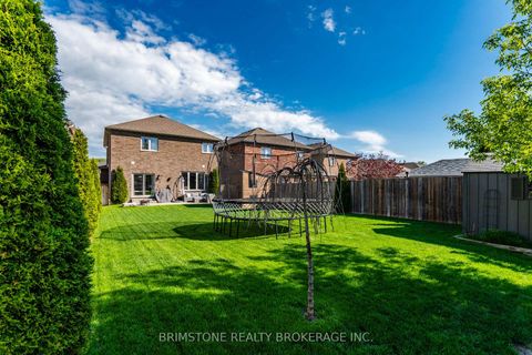 Photo 36 at 15 Lowry Court, Edgehill Drive, Barrie